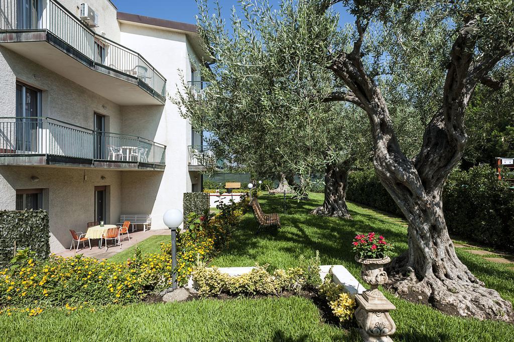 Villa Collina Giardini Naxos Eksteriør billede