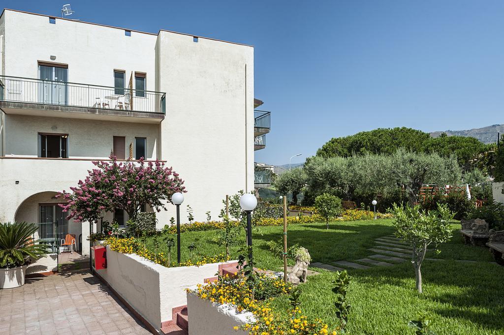 Villa Collina Giardini Naxos Eksteriør billede