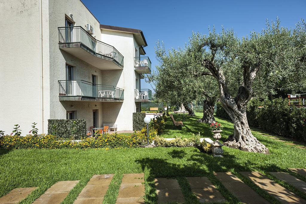 Villa Collina Giardini Naxos Eksteriør billede