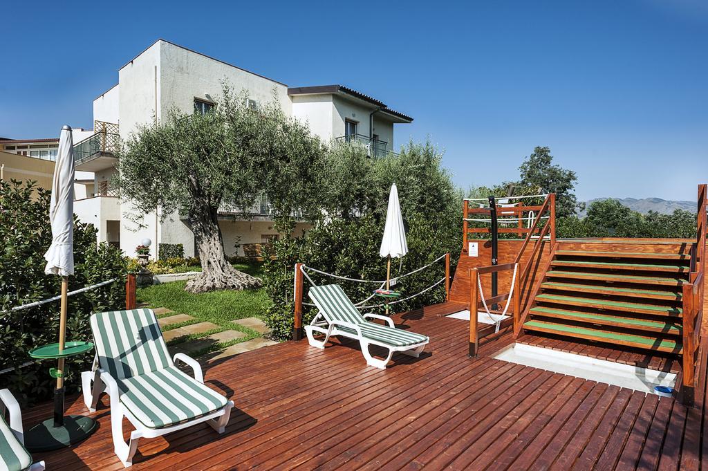 Villa Collina Giardini Naxos Eksteriør billede