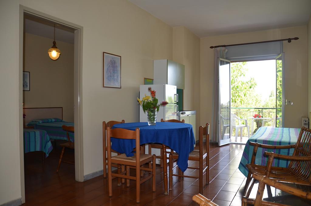 Villa Collina Giardini Naxos Værelse billede